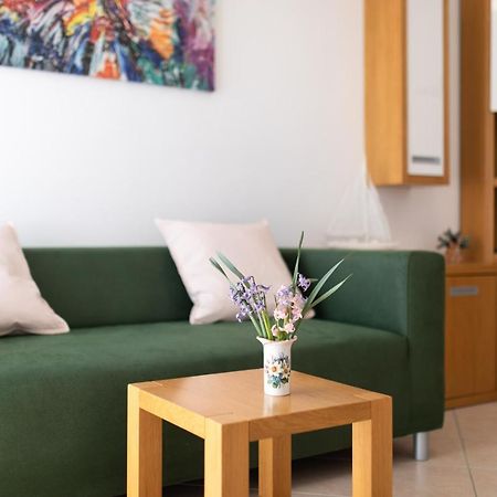 Apartment Julijana Krk Town Exteriör bild