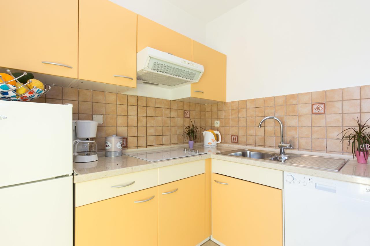 Apartment Julijana Krk Town Exteriör bild
